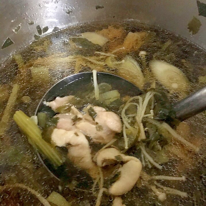 インスタントポッド　小松菜　ネギ　鶏肉　スープ